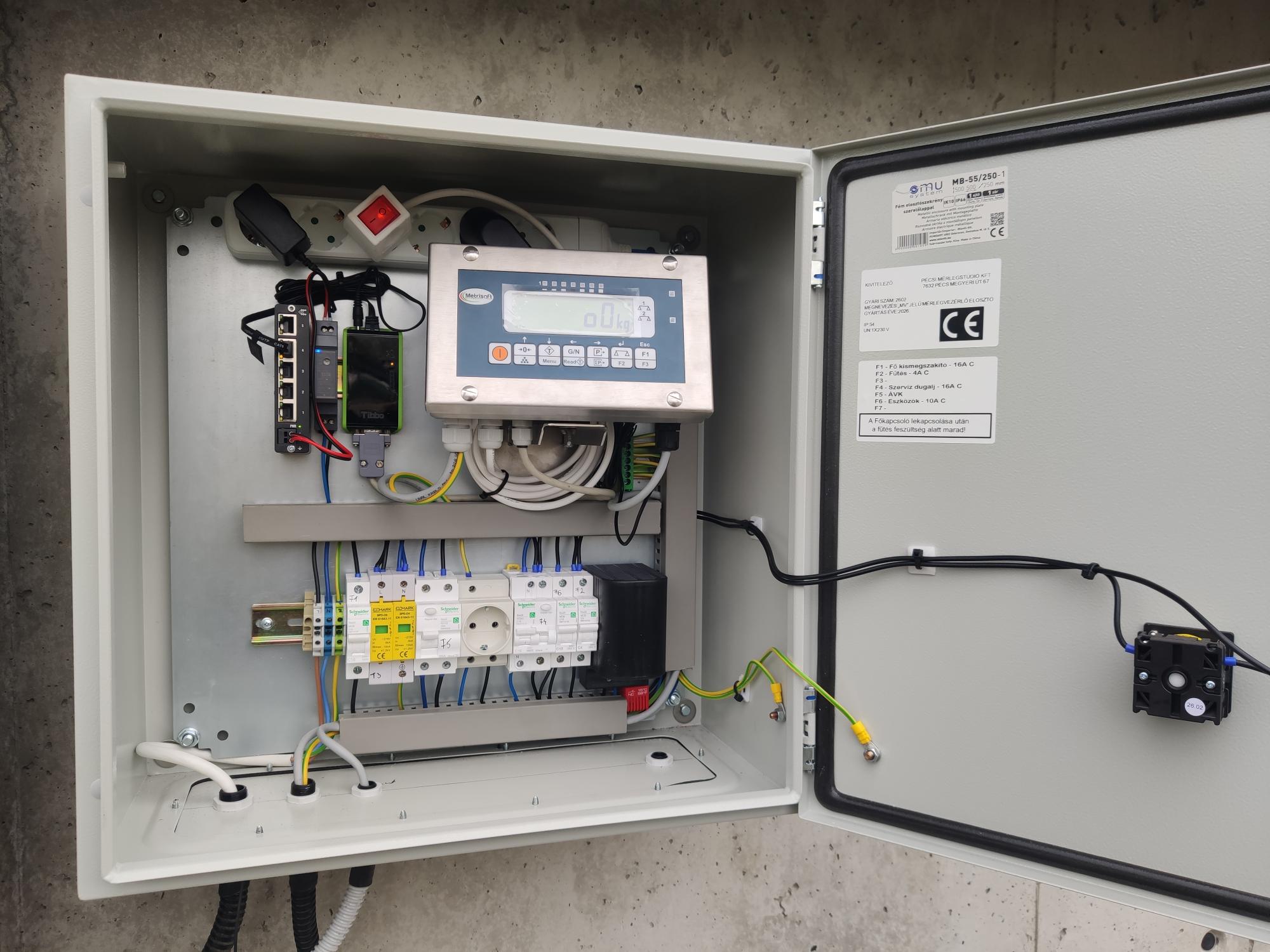 Lemezszekrény tartalma